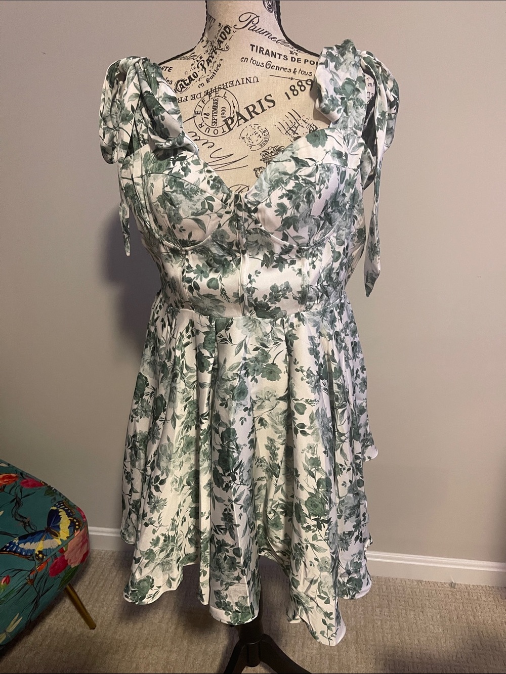 Francesca's Collections White and Green Floral Tie-Strap Mini Dress
